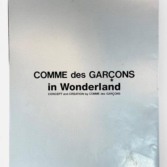COMME des GARCONS in Wonderland CONCEPT & CREATION - Picture 1 of 3